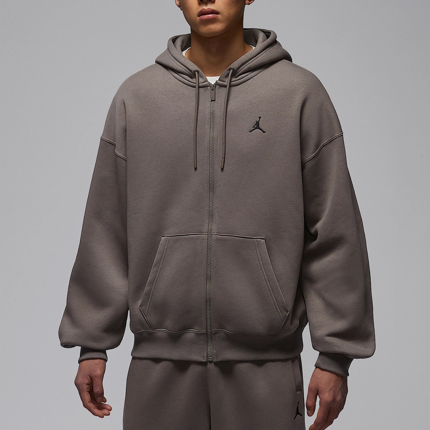 Nike genuine JORDAN Men's Hooded Embroidered Sports Knit Jacket IB7232-040
Nike genuine JORDAN Men's Hooded Embroidered Sports Knit Jacket IB7232-040