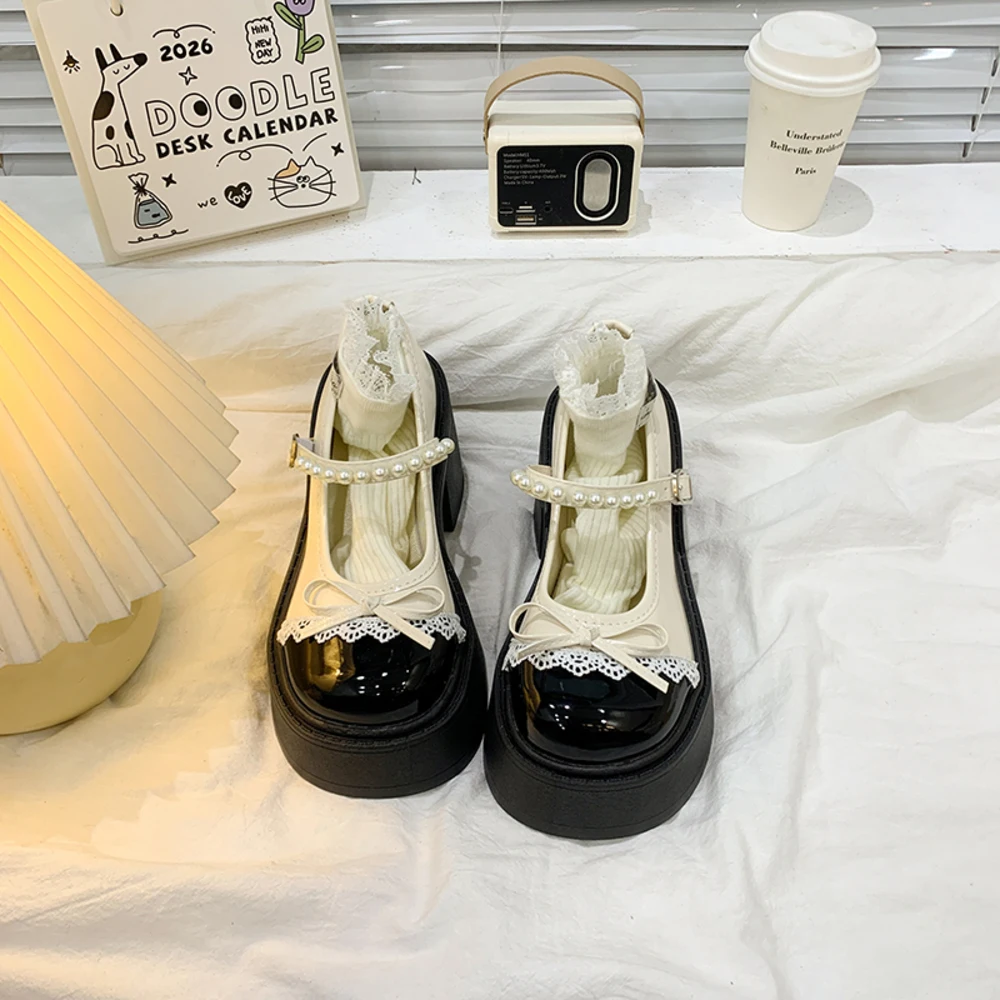 Japanese-style Lace Bow Mary Jane Shoes for Women 2026 Summer New Retro Thick-soled Big-toe Soft Girl Small Leather Shoes
Japanese-style Lace Bow Mary Jane Shoes for Women 2026 Summer New Retro Thick-soled Big-toe Soft Girl Small Leather Shoes