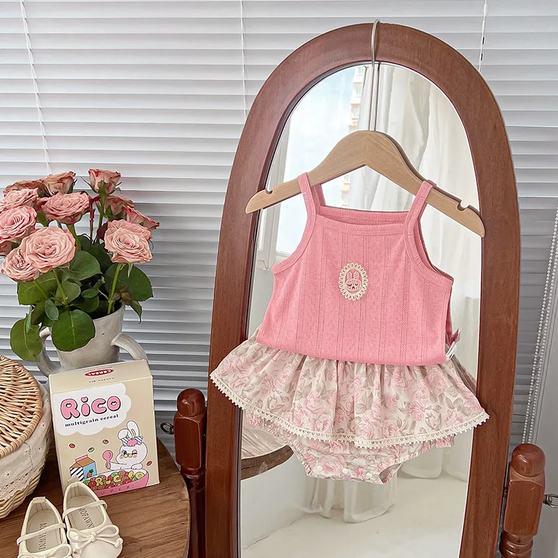 Summer Fresh Baby Cotton Pants Top Two Piece Set Girl Thin Pink Strap Fragmented Flower Half Skirt Wrapped Bottom Kids' Wear
Summer Fresh Baby Cotton Pants Top Two Piece Set Girl Thin Pink Strap Fragmented Flower Half Skirt Wrapped Bottom Kids' Wear