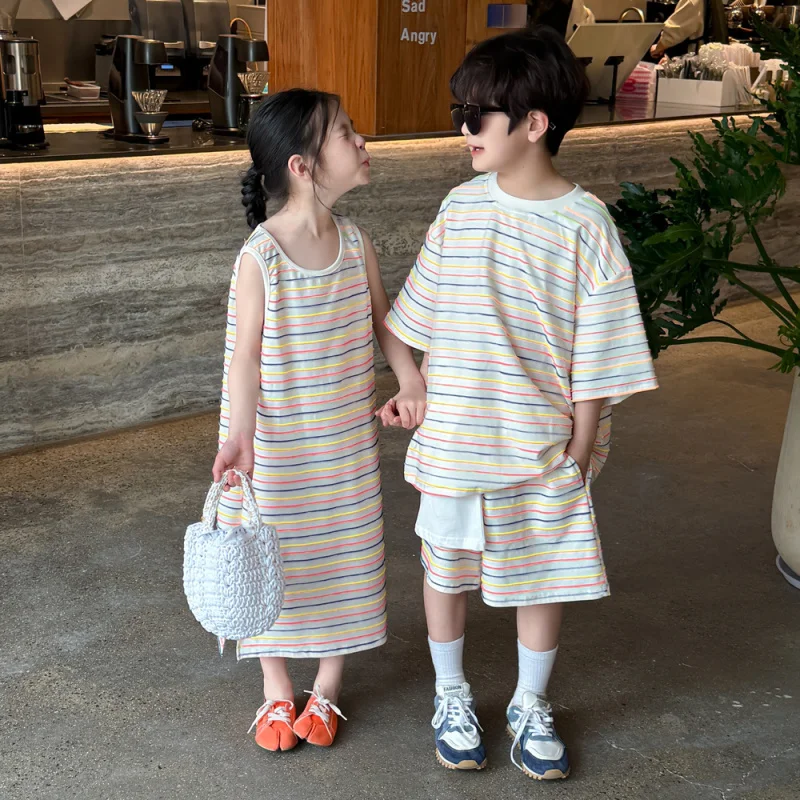 Children's suit2026Summer striped short-sleeved shorts two-piece set for boys and girls, children's sleeveless colorful tank top
Children's suit2026Summer striped short-sleeved shorts two-piece set for boys and girls, children's sleeveless colorful tank top