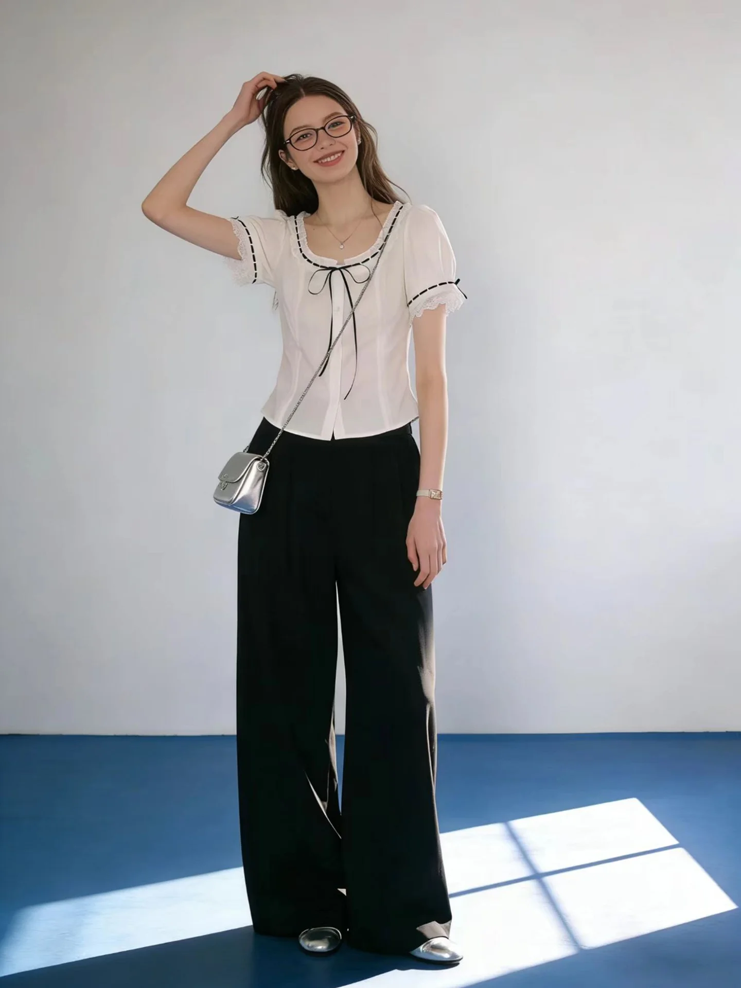 Женская рубашка HUAAPPUW с коротким рукавом, из модала, с кружевом и бантом, тонкая, во французском стиле, дышащая, летняя новинка
Женская рубашка HUAAPPUW с коротким рукавом, из модала, с кружевом и бантом, тонкая, во французском стиле, дышащая, летняя новинка