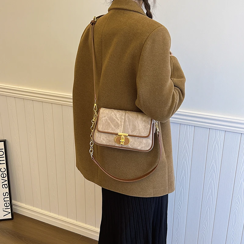 Women's Leather Handbag Shoulder Style, Spacious and Chic, Popular Classic Elegant By Designer Handbags
Women's Leather Handbag Shoulder Style, Spacious and Chic, Popular Classic Elegant By Designer Handbags