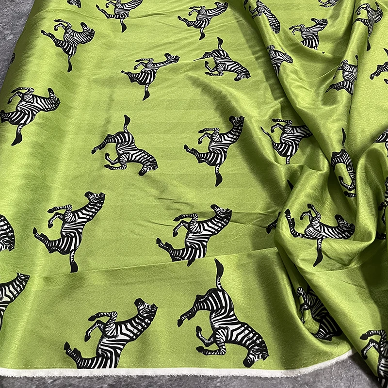 Real Natural Silk Fabric High End 20Momme Letter, Green Zebra Print, Herringbone Silk Elastic Sangbo Satin
Real Natural Silk Fabric High End 20Momme Letter, Green Zebra Print, Herringbone Silk Elastic Sangbo Satin