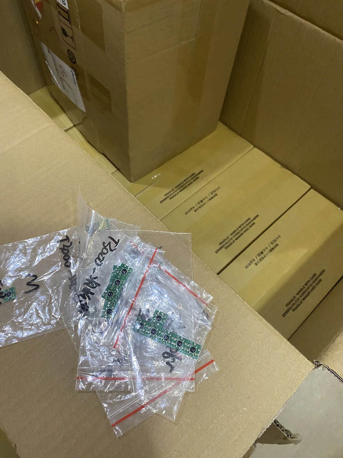 T6941-T6945 Cartridge Chip For Epson SureColor T3000 T5000 T7000 T3070 T5070 T7070 T3200 T5200 T7200 T3270 T5270 T7270 Printer
T6941-T6945 Cartridge Chip For Epson SureColor T3000 T5000 T7000 T3070 T5070 T7070 T3200 T5200 T7200 T3270 T5270 T7270 Printer