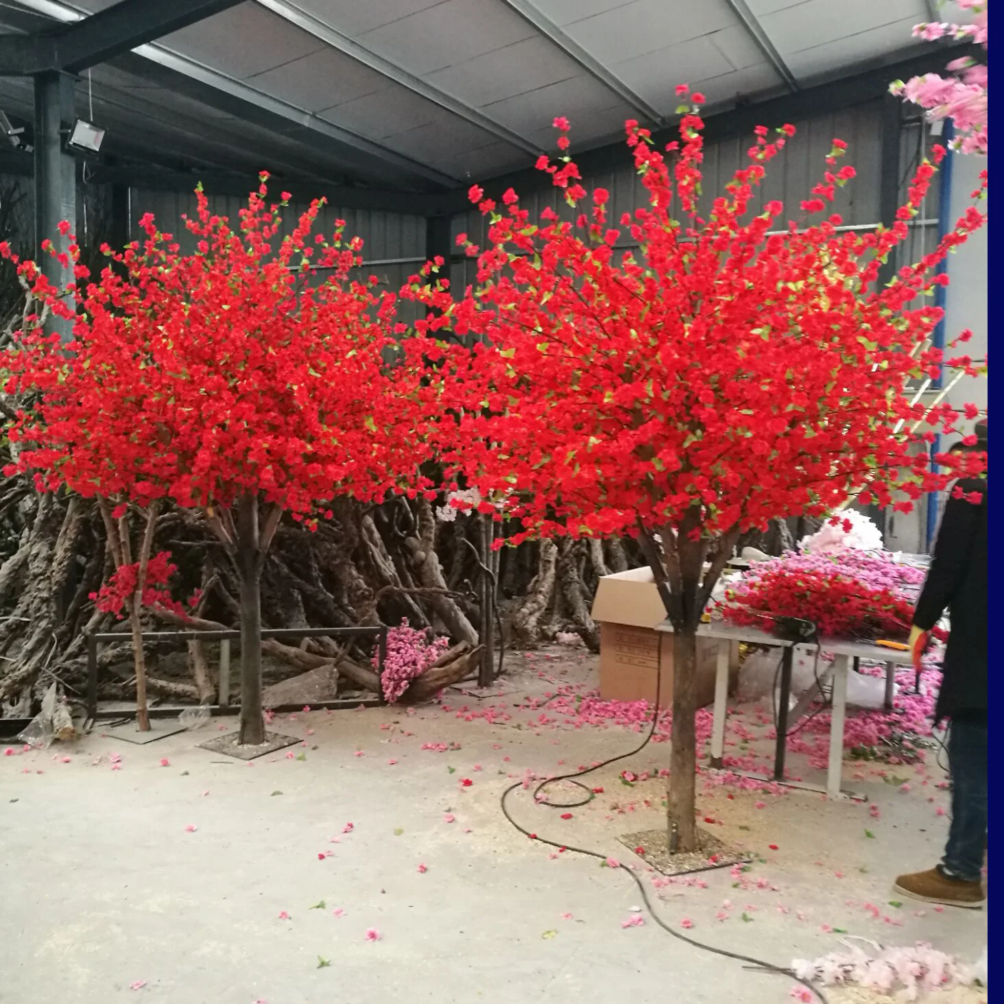 Large Red Artificial Peach Blossom Tree Fake Flower Wishing Tree for Wedding Hotel Mall Indoor Home Decor
Large Red Artificial Peach Blossom Tree Fake Flower Wishing Tree for Wedding Hotel Mall Indoor Home Decor