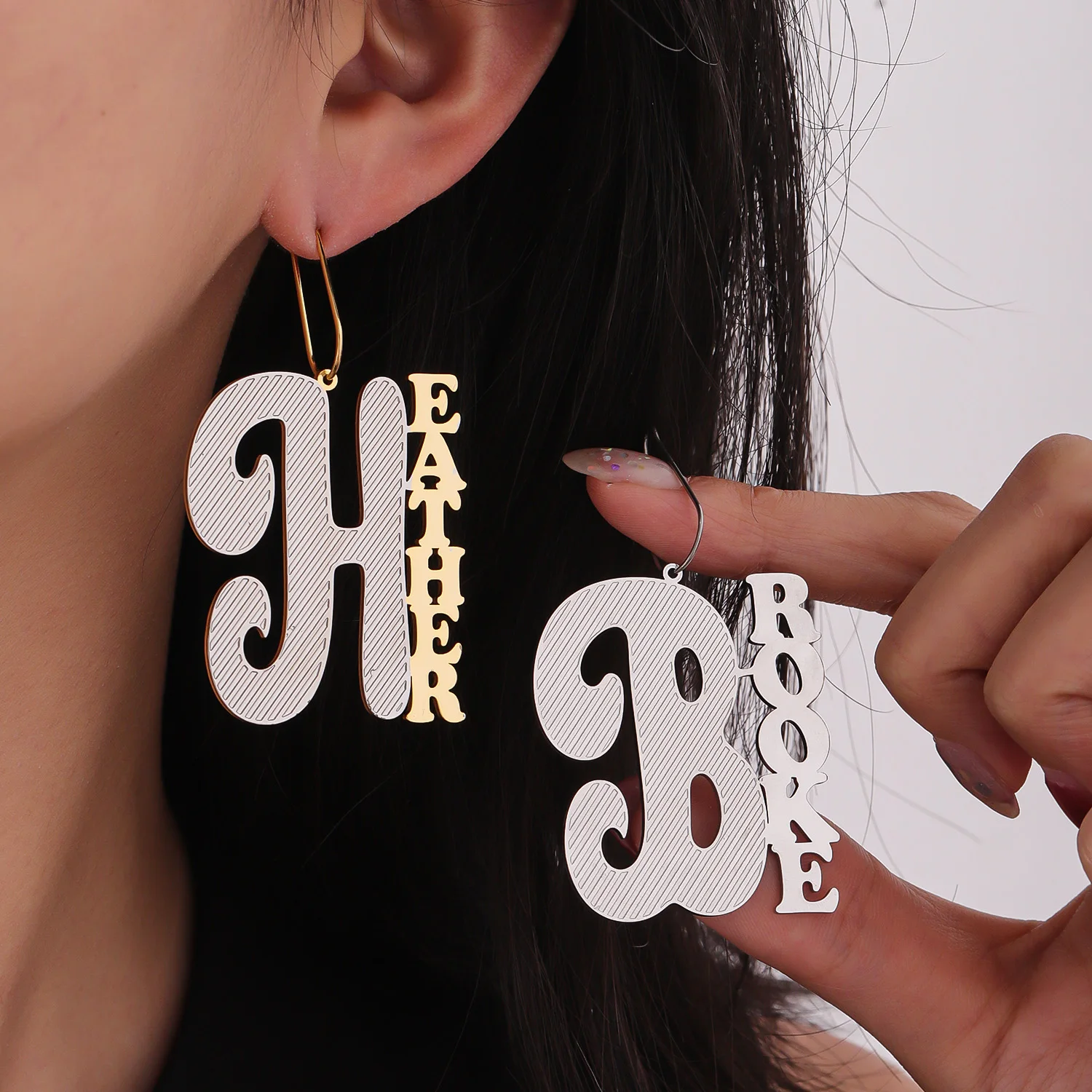Customize Vertical Name Gold Earrings Large Letter Personalized Two Tone Letter Stud Luxury Jewelry Christmas Gift for Women
Customize Vertical Name Gold Earrings Large Letter Personalized Two Tone Letter Stud Luxury Jewelry Christmas Gift for Women