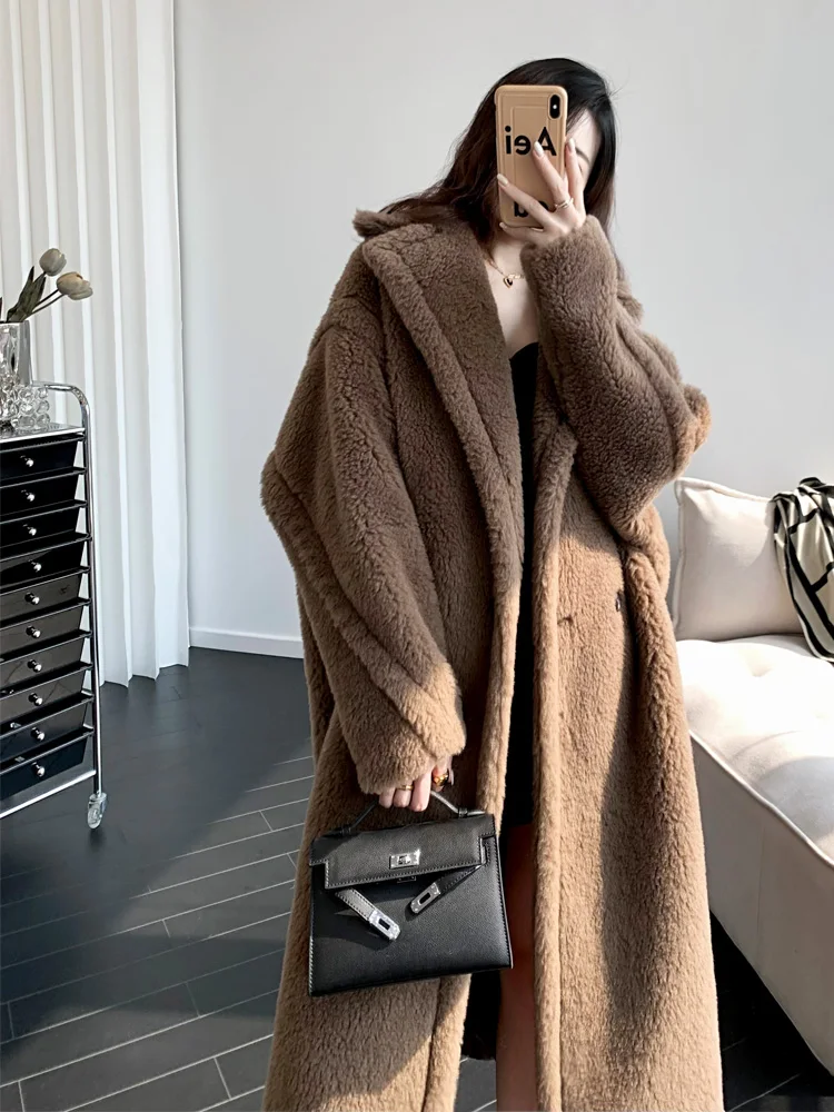 Vintage New Women Teddy Bear Coat Femaleloose Turn-down Collar Alpaca Medium Long Rean Fur Coat Warm Silhouette Autumn Winter
Vintage New Women Teddy Bear Coat Femaleloose Turn-down Collar Alpaca Medium Long Rean Fur Coat Warm Silhouette Autumn Winter
