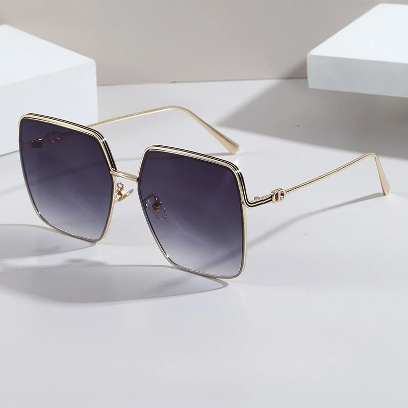 2025 New Oversized Square Sunglasses Women, Metal Frame UV400 Polarized Street Style Slimming for Driving
2025 New Oversized Square Sunglasses Women, Metal Frame UV400 Polarized Street Style Slimming for Driving