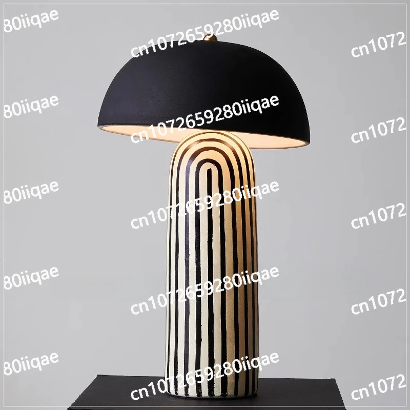 Художественная настольная лампа, новая современная простая скандинавская настольная лампа для спальни, кабинета, прикроватная настольная лампа
Художественная настольная лампа, новая современная простая скандинавская настольная лампа для спальни, кабинета, прикроватная настольная лампа