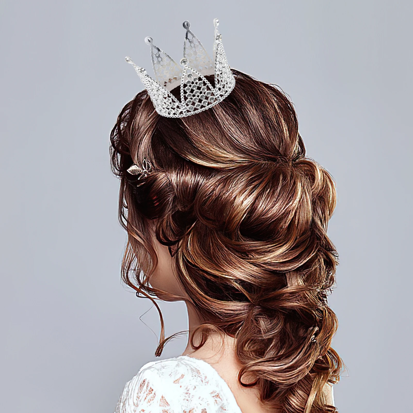 Shiny Round Crown High Quality Alloy Lightweight Bridal Headwear Wedding Tiara Rhinestone Crown for Women Hair Styling Tool
Shiny Round Crown High Quality Alloy Lightweight Bridal Headwear Wedding Tiara Rhinestone Crown for Women Hair Styling Tool