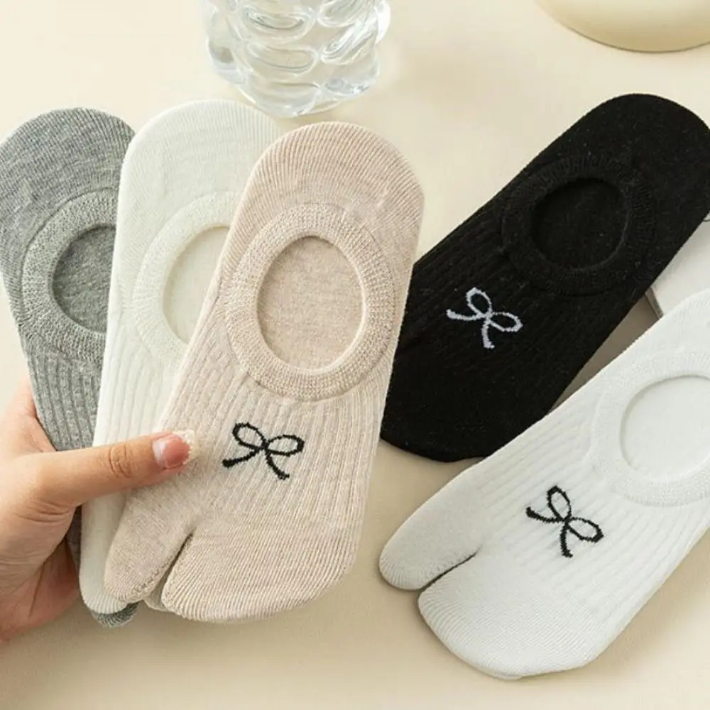 3Pairs Fashion Short Tube Two Toe Boat Socks Breathable Anti Slip Sweet Bow Socks Hosiery Invisible Split Toe Ankle Socks Summer
3Pairs Fashion Short Tube Two Toe Boat Socks Breathable Anti Slip Sweet Bow Socks Hosiery Invisible Split Toe Ankle Socks Summer
