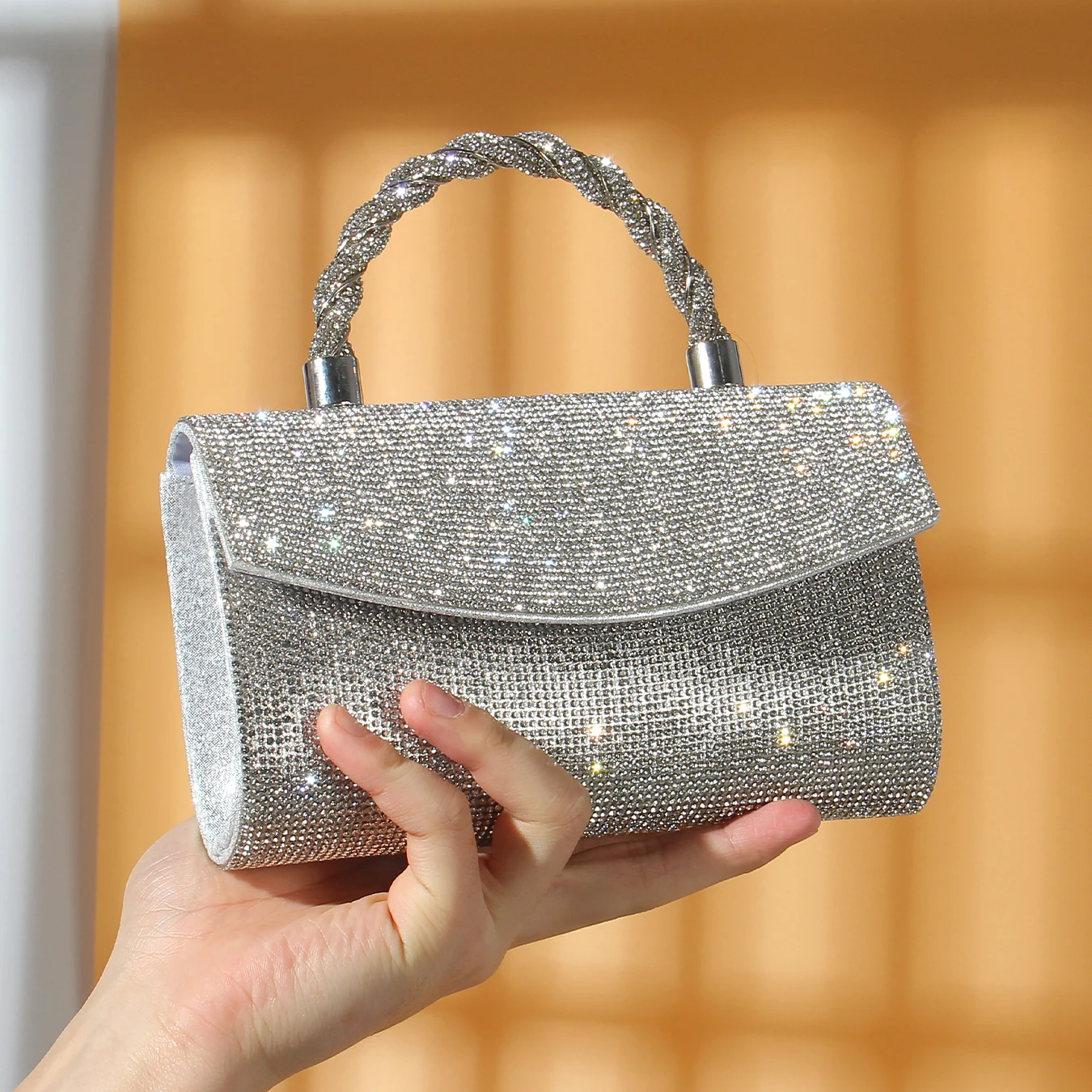 Ladies full diamonds evening clutch bag with diamonds handbag with shoulder chain shoulder bag for wedding party
Ladies full diamonds evening clutch bag with diamonds handbag with shoulder chain shoulder bag for wedding party