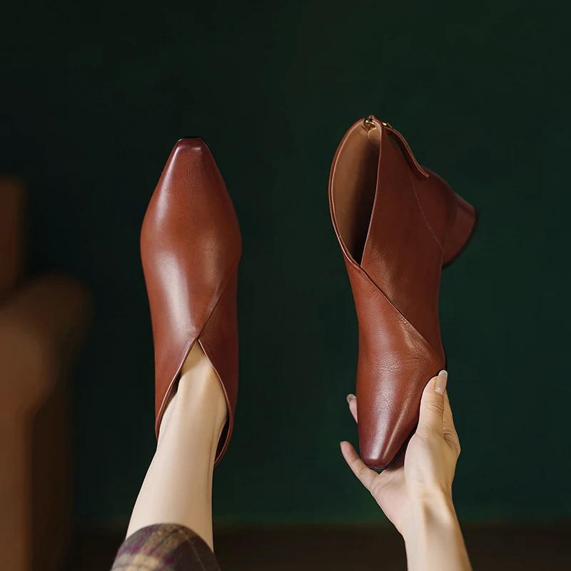 2024 Autumn Women Boots Pointed Toe Genuine Leather Women Shoes Ankle Boots Modern Boots Ladies Shoes Flat with Leather Boots
2024 Autumn Women Boots Pointed Toe Genuine Leather Women Shoes Ankle Boots Modern Boots Ladies Shoes Flat with Leather Boots