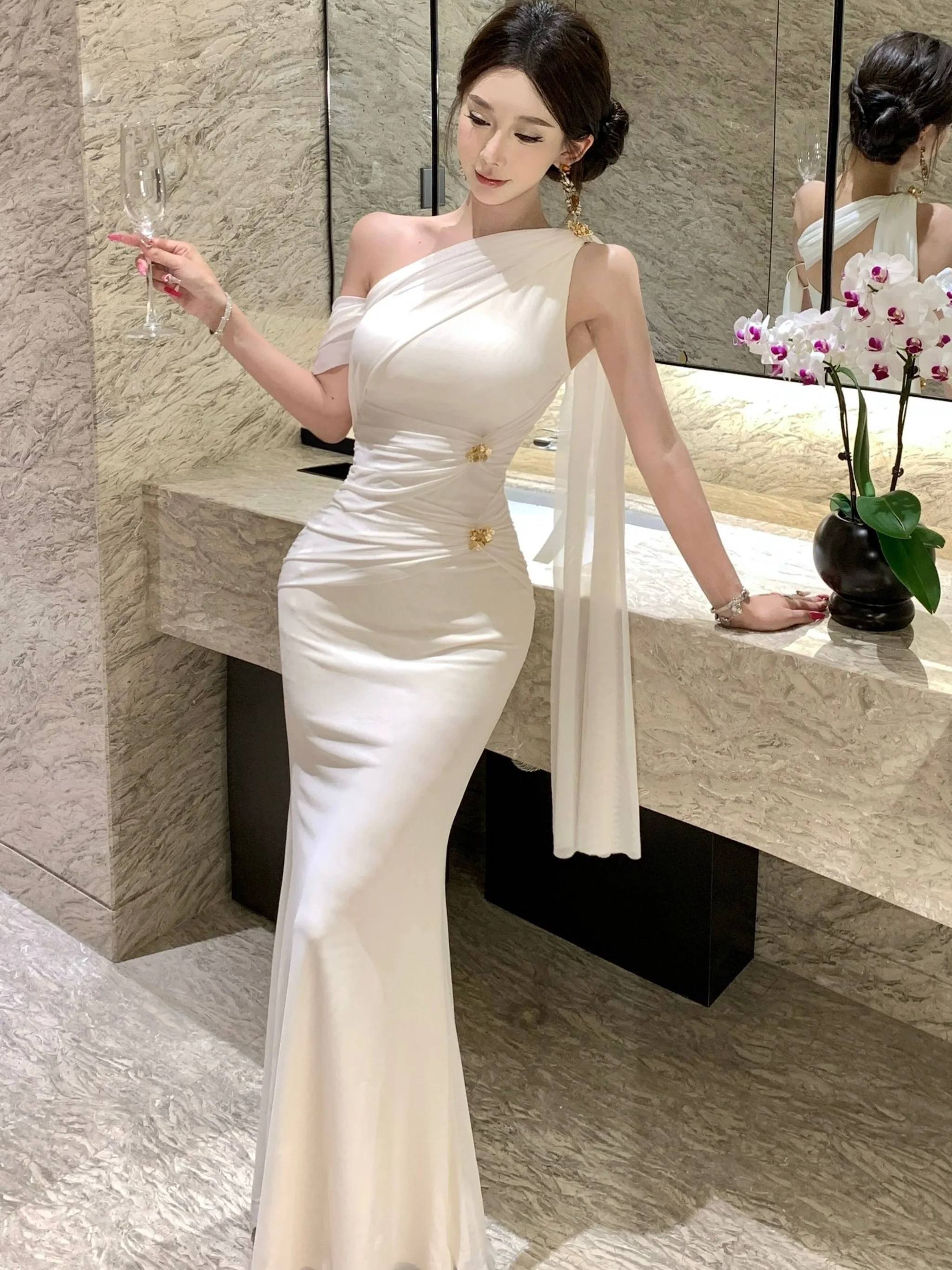 Goddess Style Sexy Long Evening Gown with Sash Waist Cinching Fish Tail Dress for Women Summer High Waist Sleeveless Zipper C...
Goddess Style Sexy Long Evening Gown with Sash Waist Cinching Fish Tail Dress for Women Summer High Waist Sleeveless Zipper C...