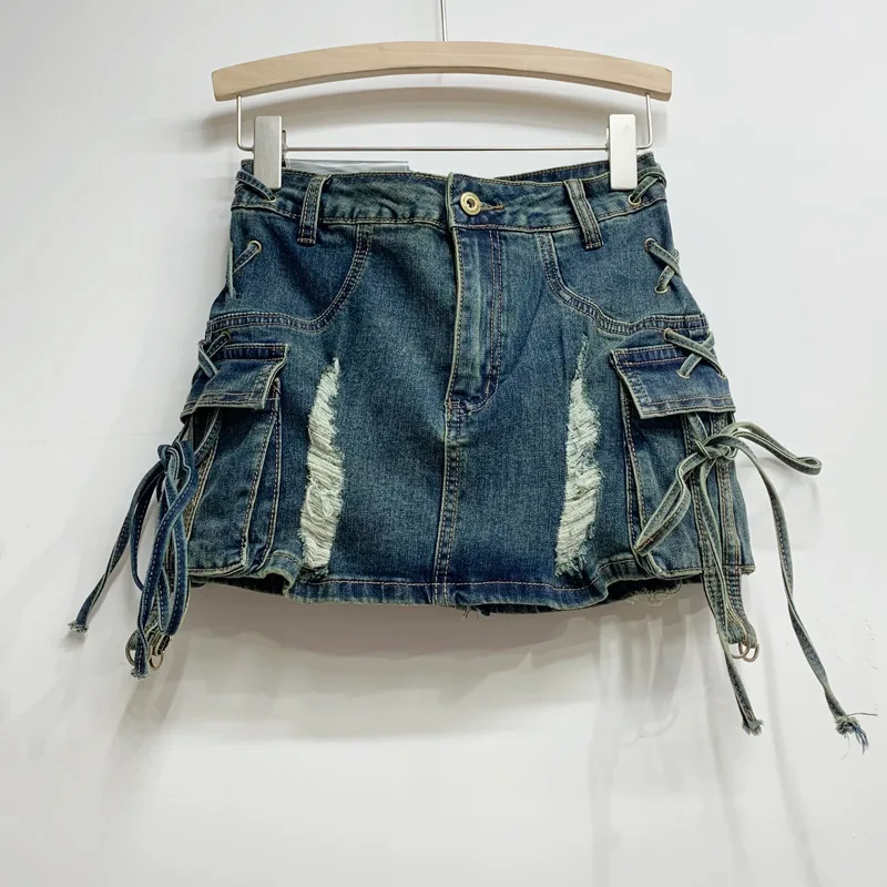 2024 New Summer American Spice Girls Bandage Pockets Hole Cargo Denim Skirt Women Low Waist Short A-line Wrap Buttocks Skirts
2024 New Summer American Spice Girls Bandage Pockets Hole Cargo Denim Skirt Women Low Waist Short A-line Wrap Buttocks Skirts