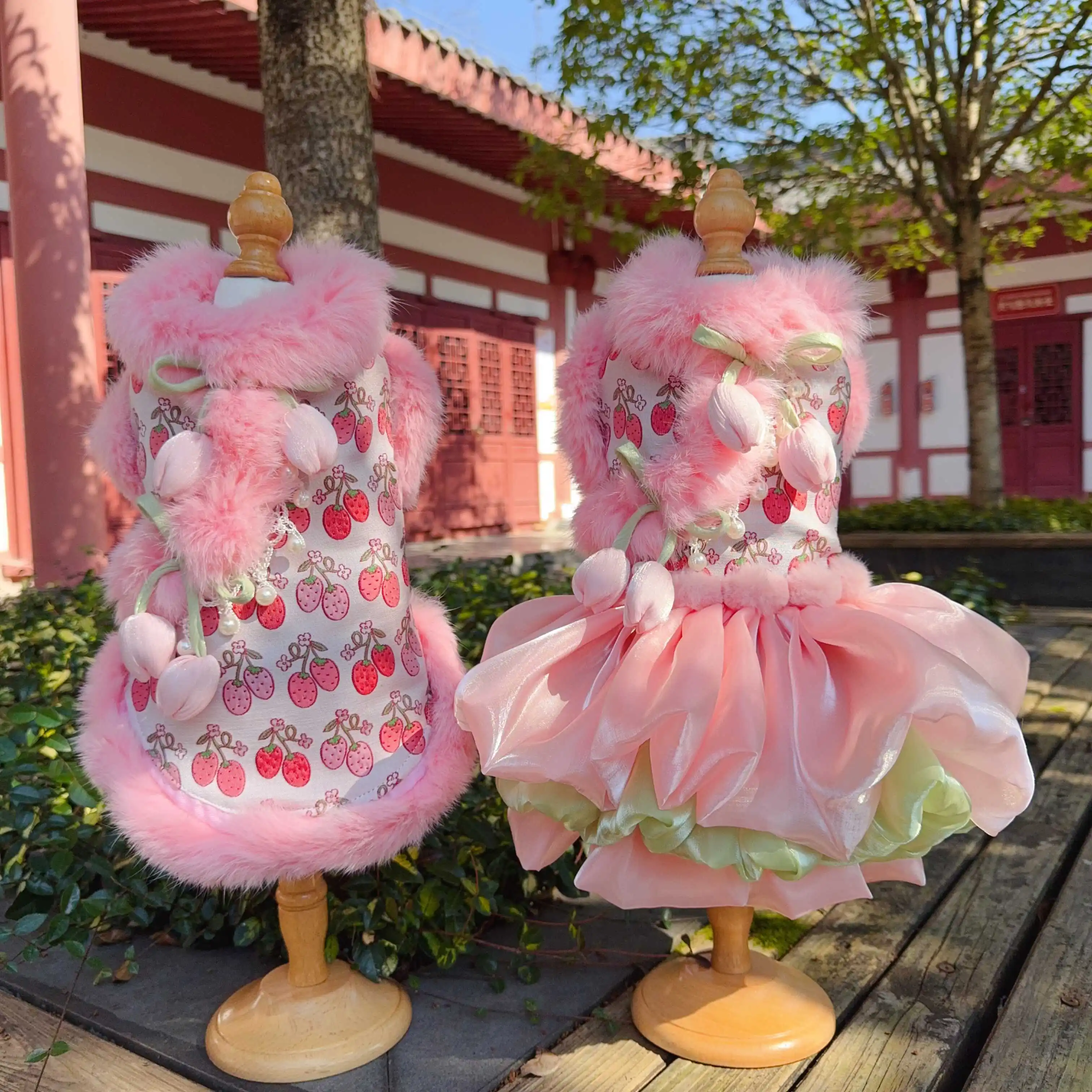 Pet dog cat clothes Autumn Winter Plush Collar Dress Pet New Year's Coat Christmas Coat Dog jacket Apparel for Small Dogs Cats
Pet dog cat clothes Autumn Winter Plush Collar Dress Pet New Year's Coat Christmas Coat Dog jacket Apparel for Small Dogs Cats