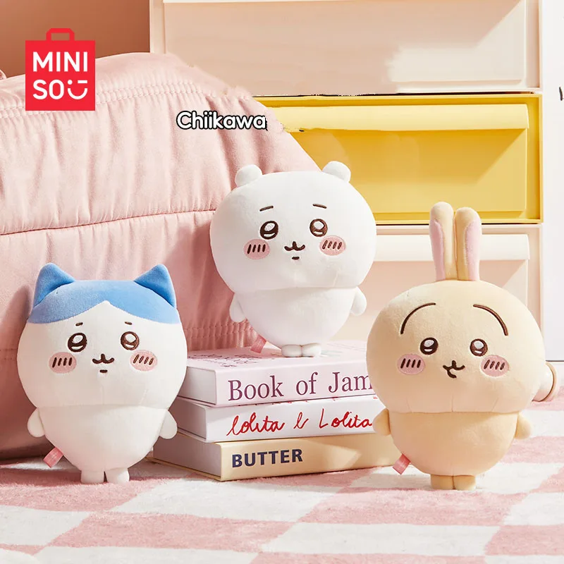Miniso Chiikawas плюшевая игрушка 20 см подушка кавайные студенческие настольные украшения Аниме Мультяшные модели игрушки детские фигурки подарок на день рождения
Miniso Chiikawas плюшевая игрушка 20 см подушка кавайные студенческие настольные украшения Аниме Мультяшные модели игрушки детские фигурки подарок на день рождения