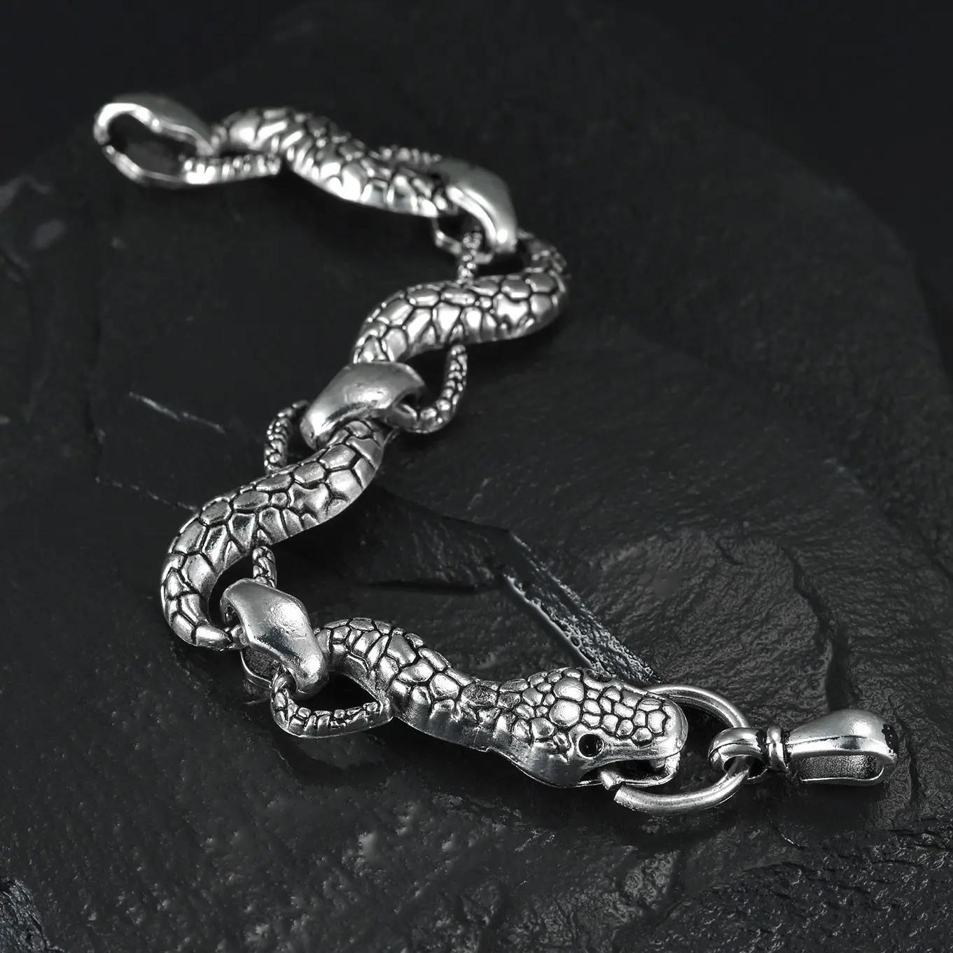 MeMolissa Retro Ancient Snake Bracelet for Men Boyfriend Male Hand Chain Bracelets Punk Jewelry Gift New Trendy Dropshipping
MeMolissa Retro Ancient Snake Bracelet for Men Boyfriend Male Hand Chain Bracelets Punk Jewelry Gift New Trendy Dropshipping