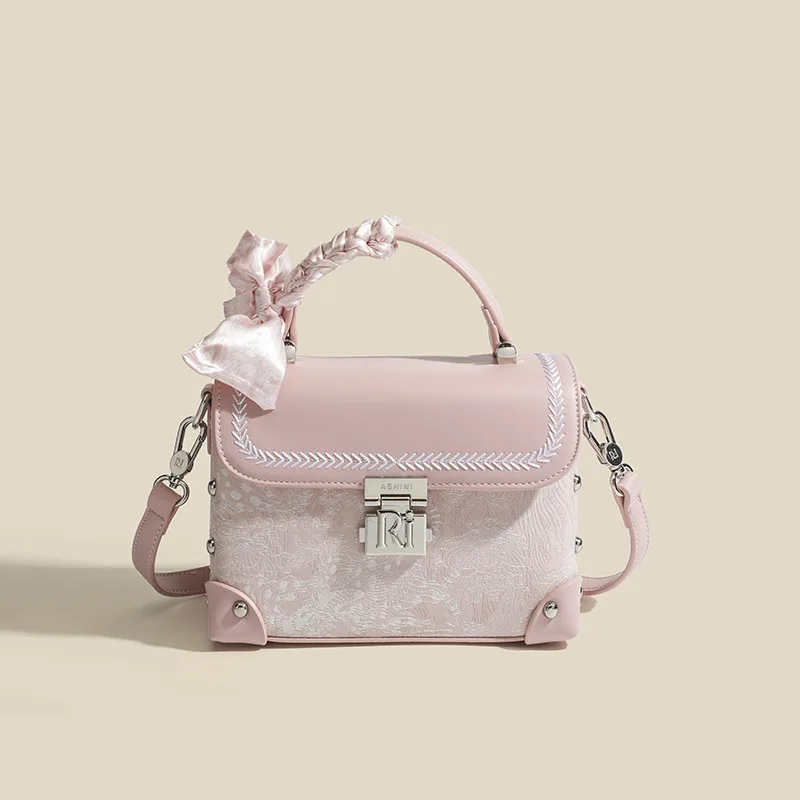 2025 New niche design retro playful hand-held box bag female embroidery high-grade leather crossbody bag small square
2025 New niche design retro playful hand-held box bag female embroidery high-grade leather crossbody bag small square