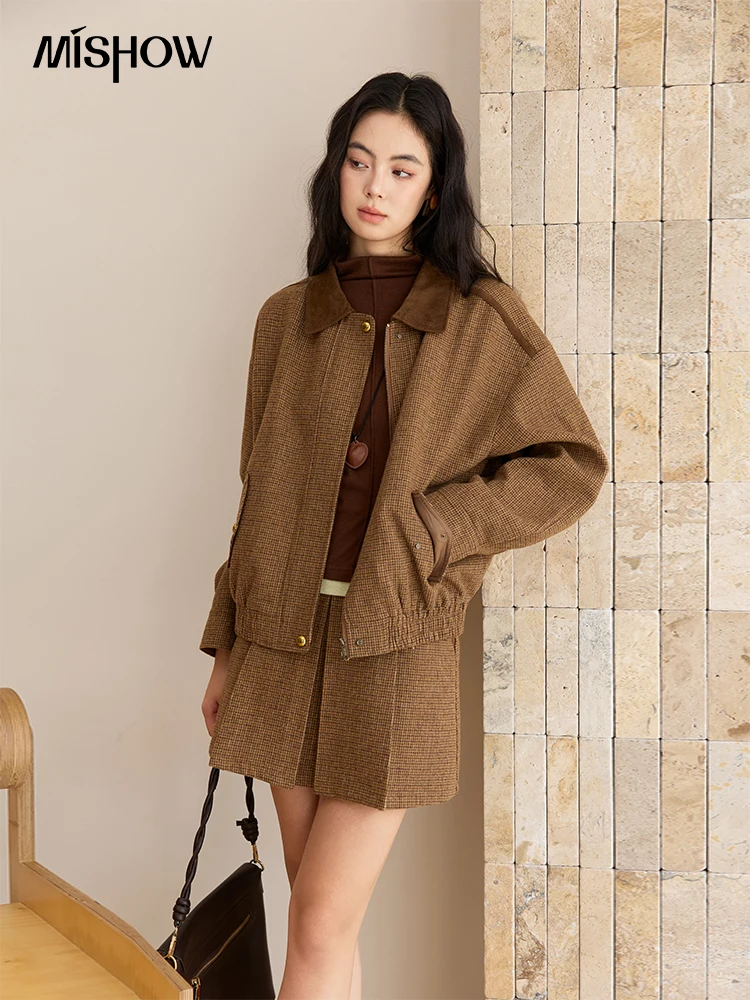 MISHOW Woman 2 Piece Outfit Set 2025 Autumn Retro Commuter Zipper Jacket Mini Pleated Skirt Plaid Fashion Skirt Suit MXE49T1393
MISHOW Woman 2 Piece Outfit Set 2025 Autumn Retro Commuter Zipper Jacket Mini Pleated Skirt Plaid Fashion Skirt Suit MXE49T1393