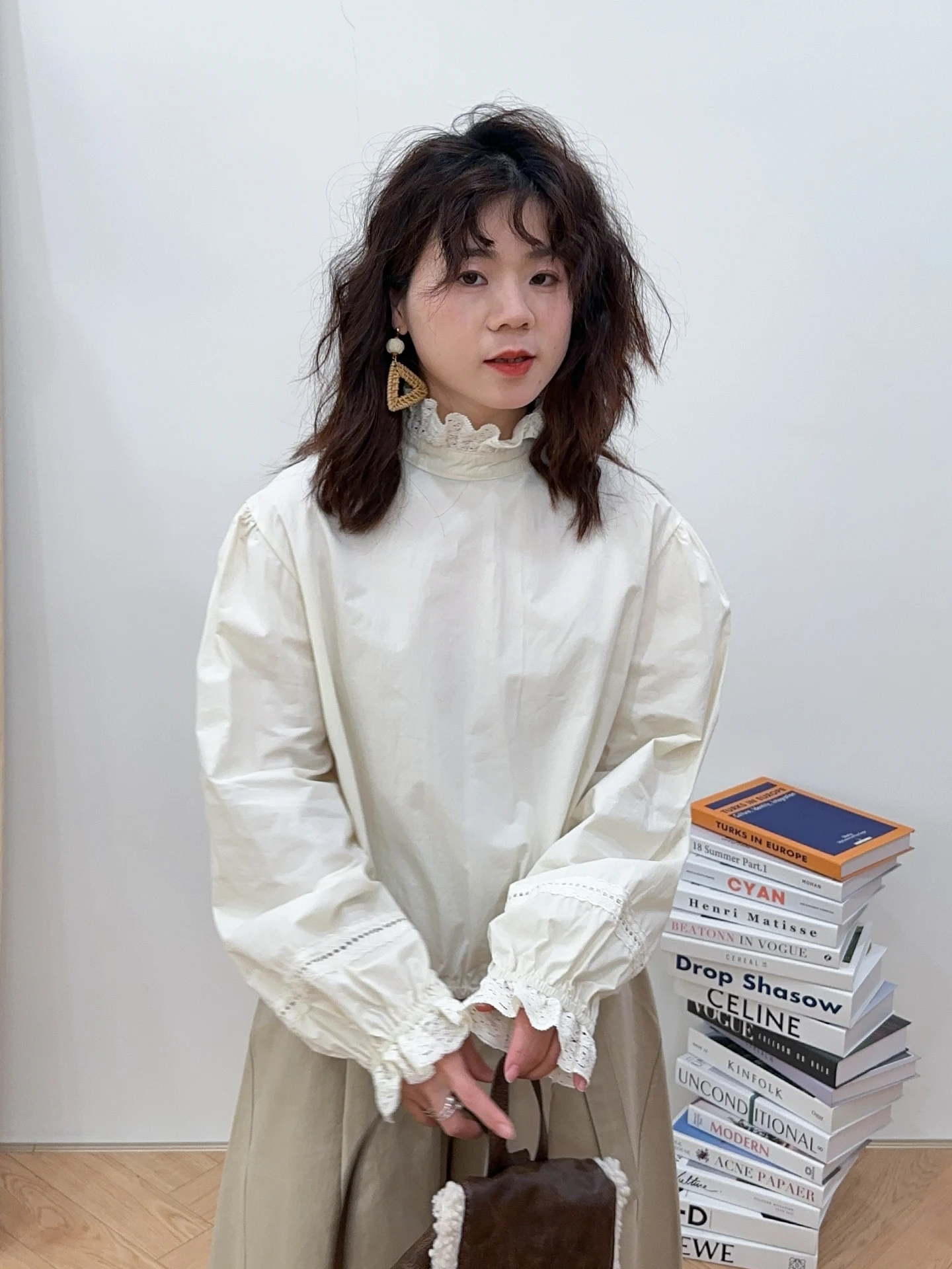 Soft Style round Neck Shirt Single Button Elastic Waist Design Bottle Scorpion Pattern Breathable Cotton Long Sleeve Women's ...
Soft Style round Neck Shirt Single Button Elastic Waist Design Bottle Scorpion Pattern Breathable Cotton Long Sleeve Women's ...