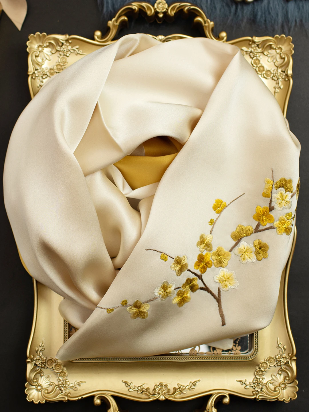 Silk Scarf Gift Box Suzhou Embroidery Shawl Real Silk Scarf Mother's Day Gift for Mom Floral Decorative Rectangle S...
Silk Scarf Gift Box Suzhou Embroidery Shawl Real Silk Scarf Mother's Day Gift for Mom Floral Decorative Rectangle S...