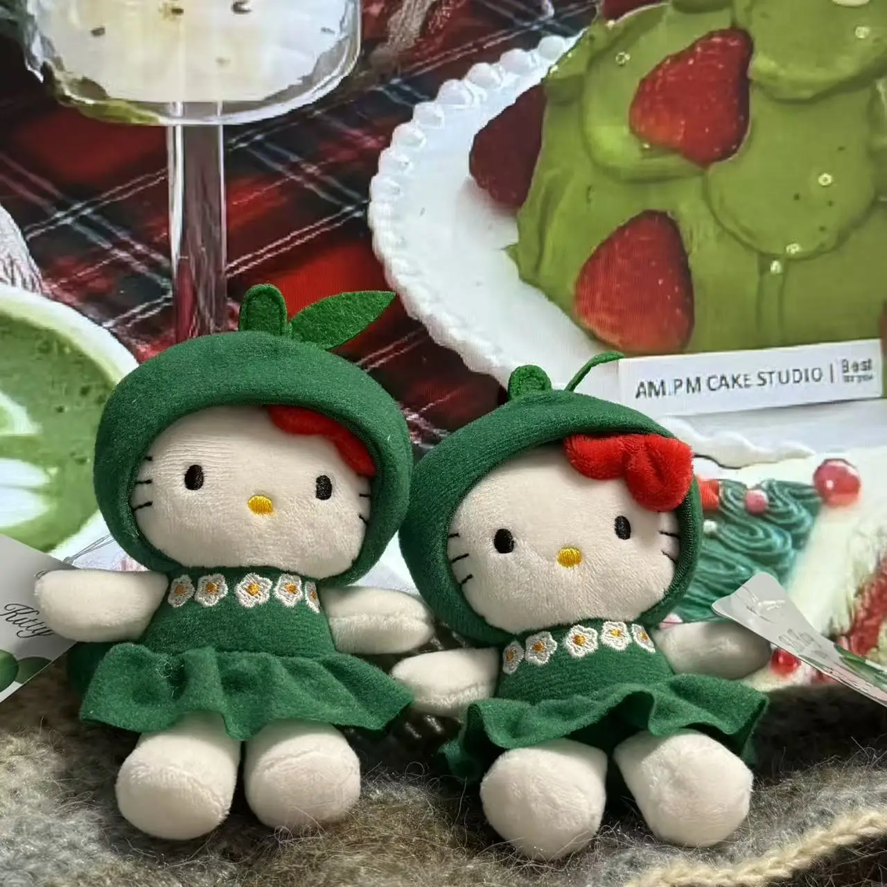 Плюшевый брелок Hello Kitty: кавайная кукла-подвеска в зеленой шляпке и цветочном платье, для рюкзака, сумки, подарок для девочек и детей
Плюшевый брелок Hello Kitty: кавайная кукла-подвеска в зеленой шляпке и цветочном платье, для рюкзака, сумки, подарок для девочек и детей
