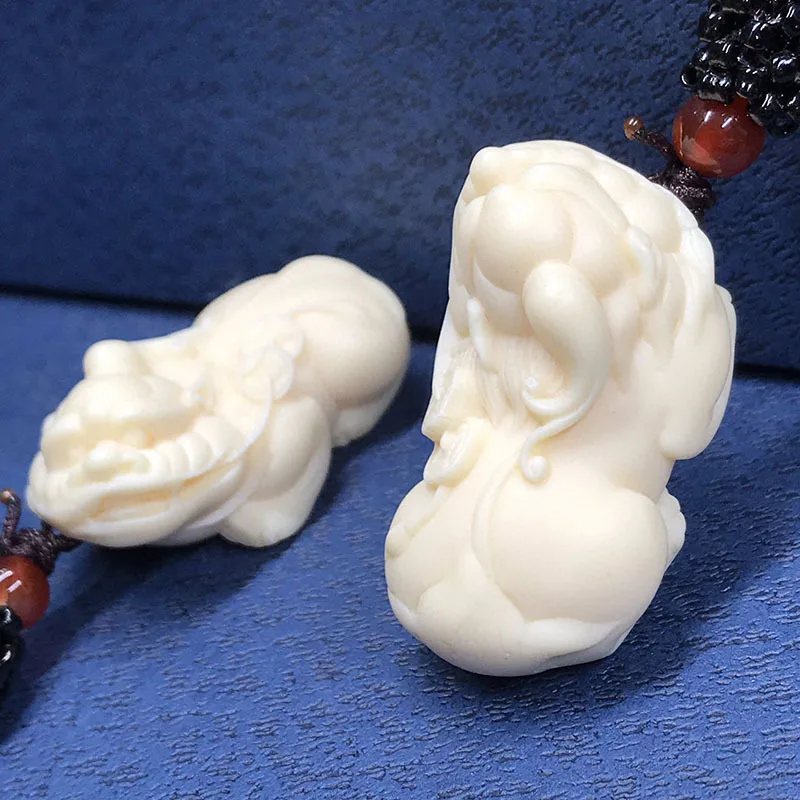 Ivory Nut Carved Necklace Couple's pendant Pendant DIYCraft Gift One piece dropshipping
Ivory Nut Carved Necklace Couple's pendant Pendant DIYCraft Gift One piece dropshipping