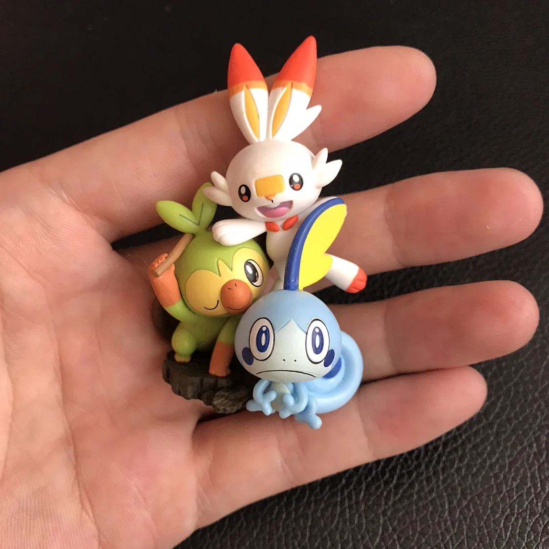 Japan Pokemon Figures Arceus Gosanke Sword and Shield Zamazenta Zacian ball mini Models Anime Gift Toys
Japan Pokemon Figures Arceus Gosanke Sword and Shield Zamazenta Zacian ball mini Models Anime Gift Toys