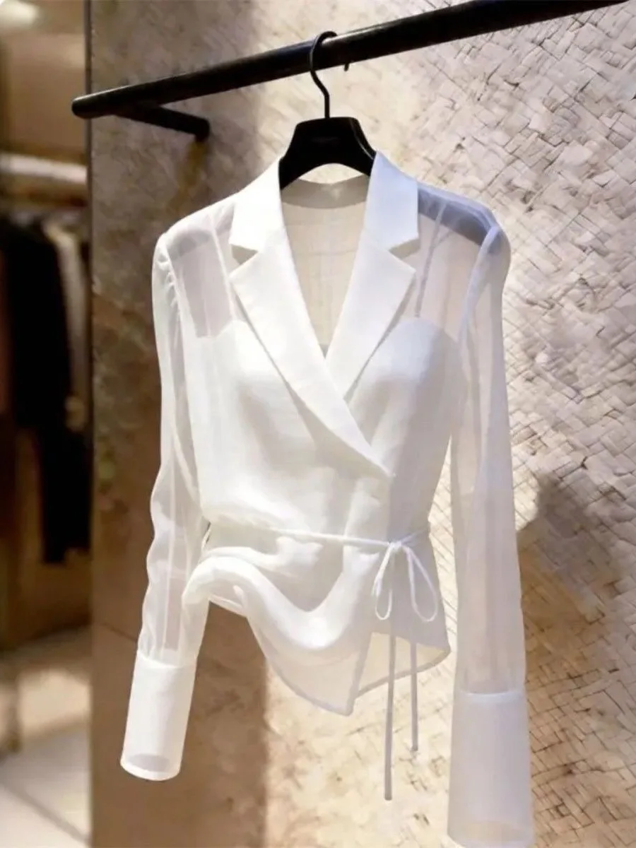 Design Sensation White See-through Splice Suit Collar Top Women Commute Style Elegant Small Audience Super Beautiful 2026
Design Sensation White See-through Splice Suit Collar Top Women Commute Style Elegant Small Audience Super Beautiful 2026