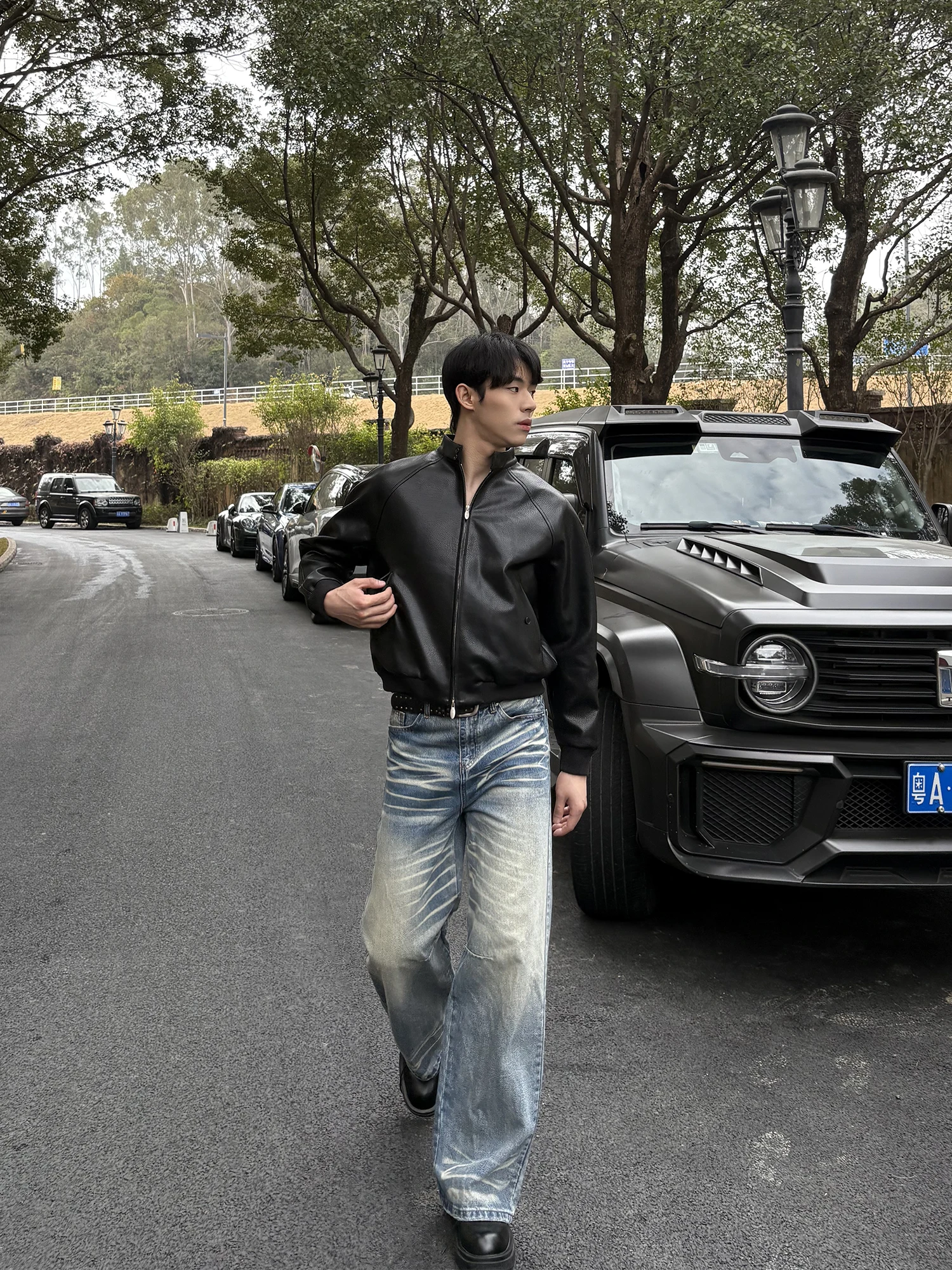 ONELYCNS American Retro Anti-Wrinkle Double Zipper Stand Collar PU Leather Jaet Loose Cool ort Motorcycle Jaet
ONELYCNS American Retro Anti-Wrinkle Double Zipper Stand Collar PU Leather Jaet Loose Cool ort Motorcycle Jaet