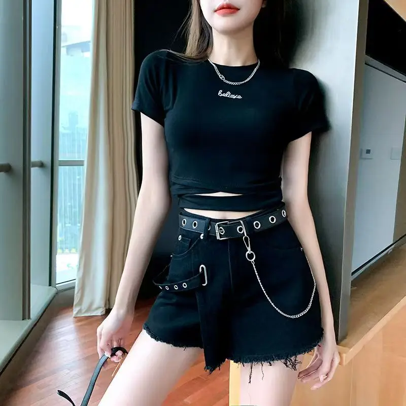 Y2K Denim Shorts Women's Summer Casual Versatile High Waisted Slim Loose Wide Leg Pants Belt Chain Denim Shorts Black
Y2K Denim Shorts Women's Summer Casual Versatile High Waisted Slim Loose Wide Leg Pants Belt Chain Denim Shorts Black
