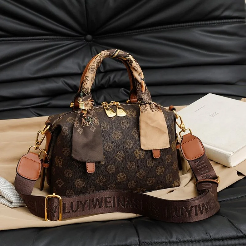 Elegant Embroidered Leather Crossbody Bag For Women Luxury Shoulder Handbag Designer Ladies Tote Purse
Elegant Embroidered Leather Crossbody Bag For Women Luxury Shoulder Handbag Designer Ladies Tote Purse