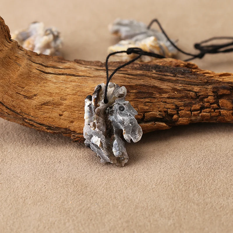 B&F Natural Brazil Agate Crystal Carved Horse Head Pendant Beads, Handmade Natural stones beads 23*12*11mm
B&F Natural Brazil Agate Crystal Carved Horse Head Pendant Beads, Handmade Natural stones beads 23*12*11mm