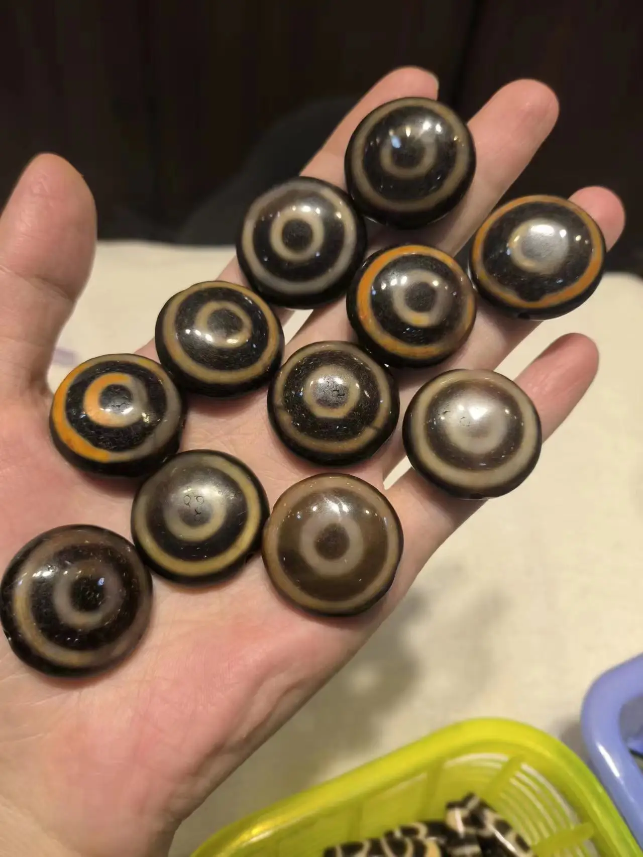 1pcs/lot natural agate lamb plate bead Black brown Rare varieties Multiple patterns Weathered lines Flat round beads Accessories
1pcs/lot natural agate lamb plate bead Black brown Rare varieties Multiple patterns Weathered lines Flat round beads Accessories