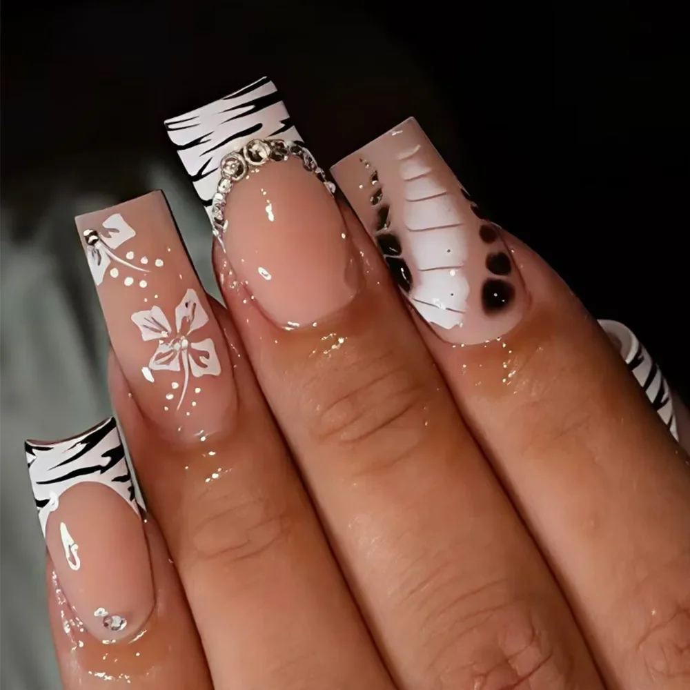 24 pieces black and white cow pattern French cute flower fashion black and white turtle back pattern rhinestone nail art
24 pieces black and white cow pattern French cute flower fashion black and white turtle back pattern rhinestone nail art