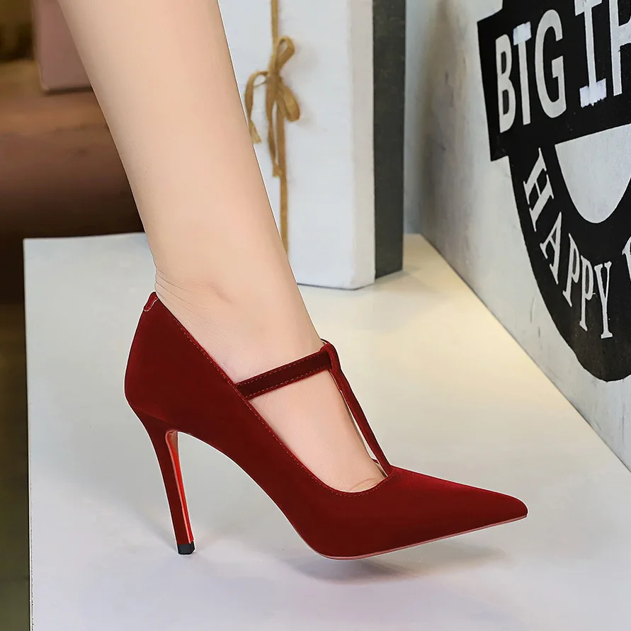 2026 Women French Pointed Toe High Heels Spring Autumn Sexy Hollow Out Buckle Strap Wedding Bridal Classic Pumps Zapatos Mujer
2026 Women French Pointed Toe High Heels Spring Autumn Sexy Hollow Out Buckle Strap Wedding Bridal Classic Pumps Zapatos Mujer