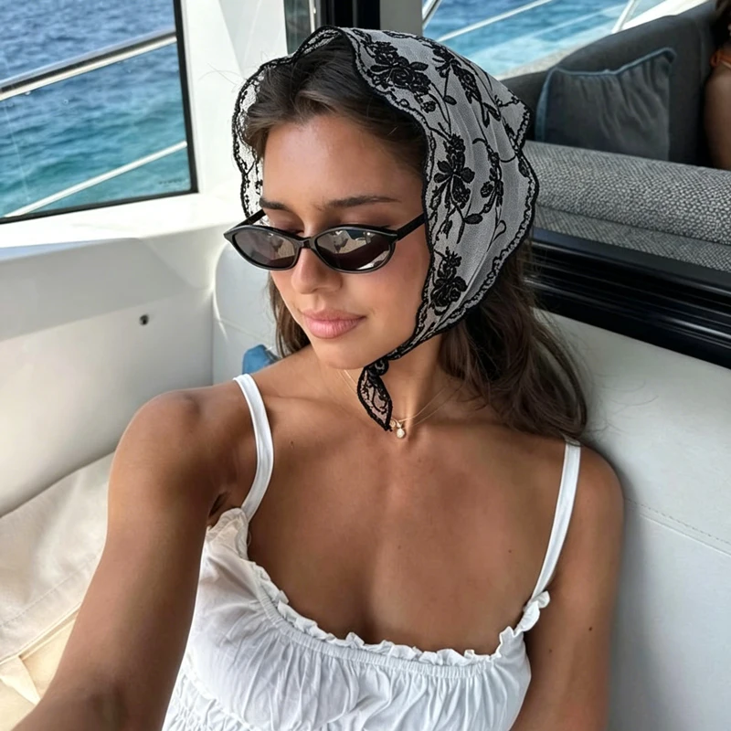 80Cm Lace Square Scarf Hair Scarf Floral Rose Hollow Out Cutout Sheer Headscarf Bandana Neck Scarf Daily Wear Beach Vacation
80Cm Lace Square Scarf Hair Scarf Floral Rose Hollow Out Cutout Sheer Headscarf Bandana Neck Scarf Daily Wear Beach Vacation