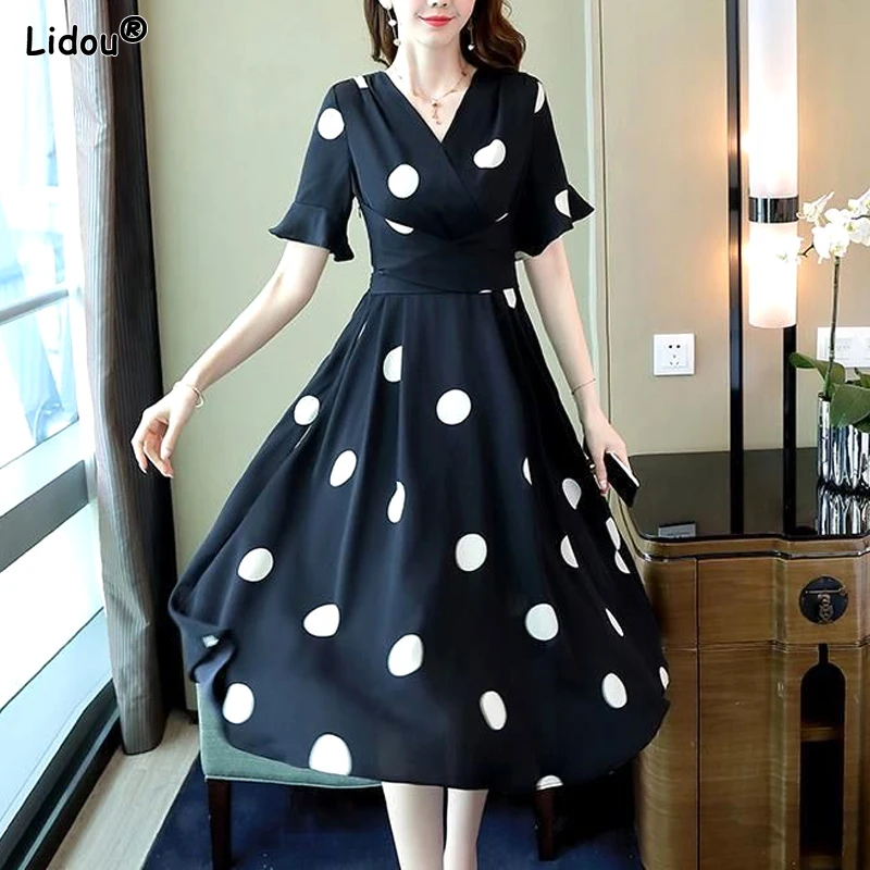 2023 Women's Clothing Dot Pattern Knee Skirts Printing Fashion Ruffles Skinny V-neck Korean Elegant Summer Thin Casual Dresses
2023 Women's Clothing Dot Pattern Knee Skirts Printing Fashion Ruffles Skinny V-neck Korean Elegant Summer Thin Casual Dresses