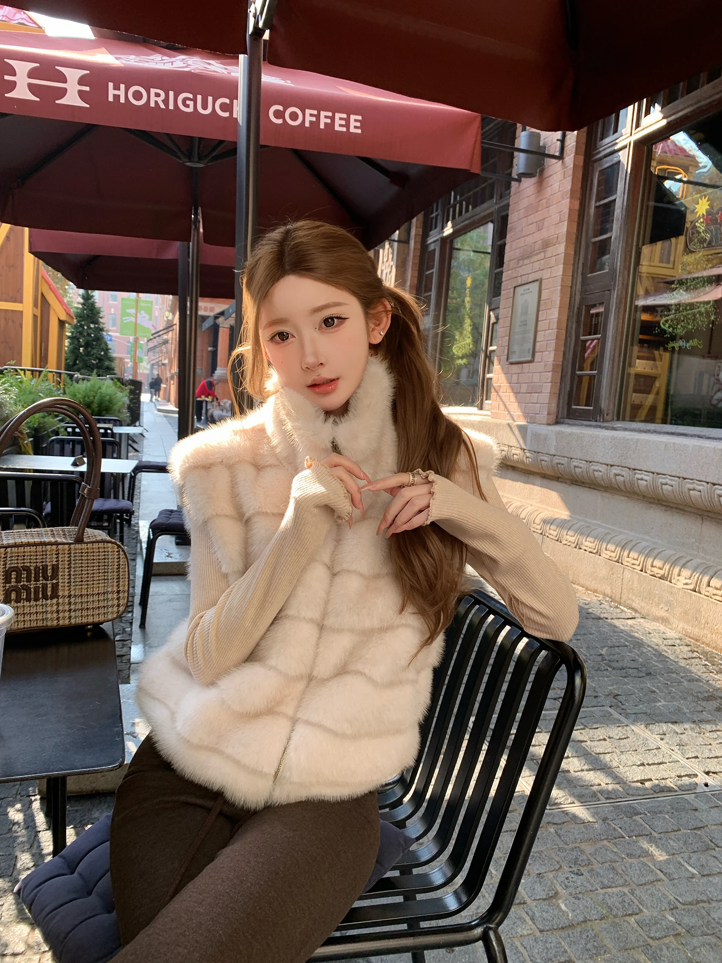 Chen DaYu Women's Thiened Warmthl Sve Fur Vest Autumn Winter Commute Sle Faux Fur Inteated Leather Vest
Chen DaYu Women's Thiened Warmthl Sve Fur Vest Autumn Winter Commute Sle Faux Fur Inteated Leather Vest