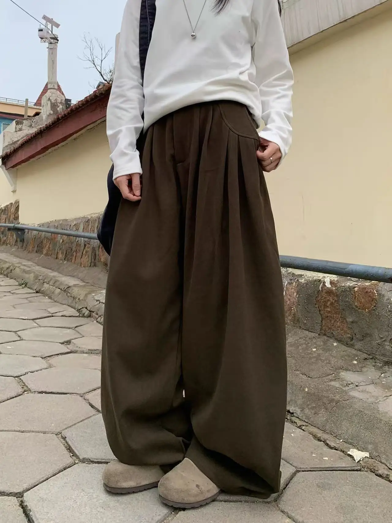 Retro Japanese Sle Thiened Woolen Casual Pants Men Women Loose Autumn Winter Drapey Floor-Length Trousers Trendy Knife We...
Retro Japanese Sle Thiened Woolen Casual Pants Men Women Loose Autumn Winter Drapey Floor-Length Trousers Trendy Knife We...