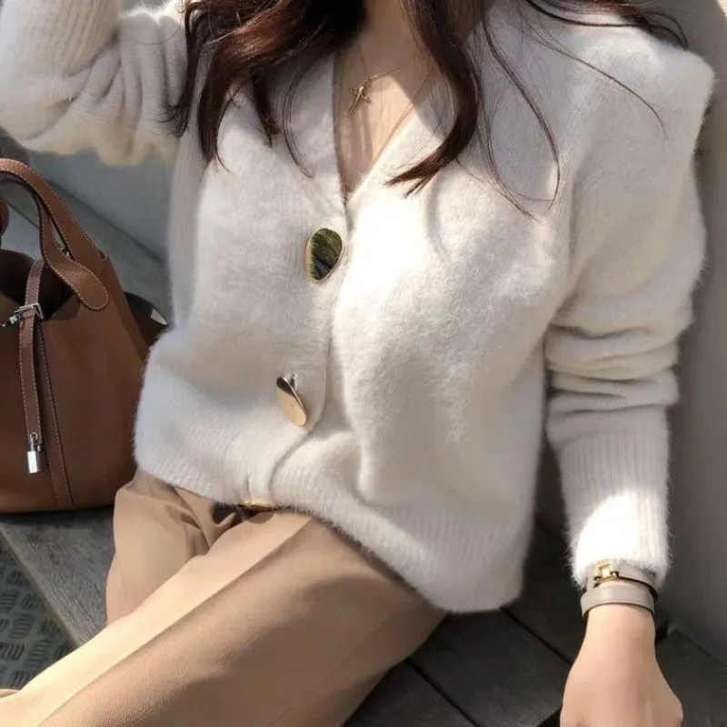 Women Autumn Winter Korean Fashion Button Waterproof Mink Women Clothing All-match V-neck Loose Cardigan Long Sleeve Sweatertops
Women Autumn Winter Korean Fashion Button Waterproof Mink Women Clothing All-match V-neck Loose Cardigan Long Sleeve Sweatertops