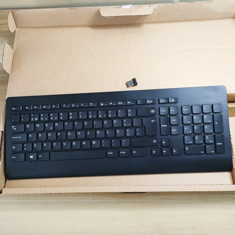 Ультратонкая беспроводная клавиатура с португальской раскладкой для Lenovo KBRF3971
Ультратонкая беспроводная клавиатура с португальской раскладкой для Lenovo KBRF3971