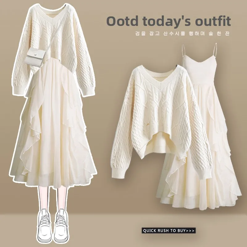 Комплект женской одежды больших размеров: топ и юбка А-силуэта с высокой талией, V-образным вырезом, длинными рукавами, скрывающий фигуру, осенний вариант
Комплект женской одежды больших размеров: топ и юбка А-силуэта с высокой талией, V-образным вырезом, длинными рукавами, скрывающий фигуру, осенний вариант