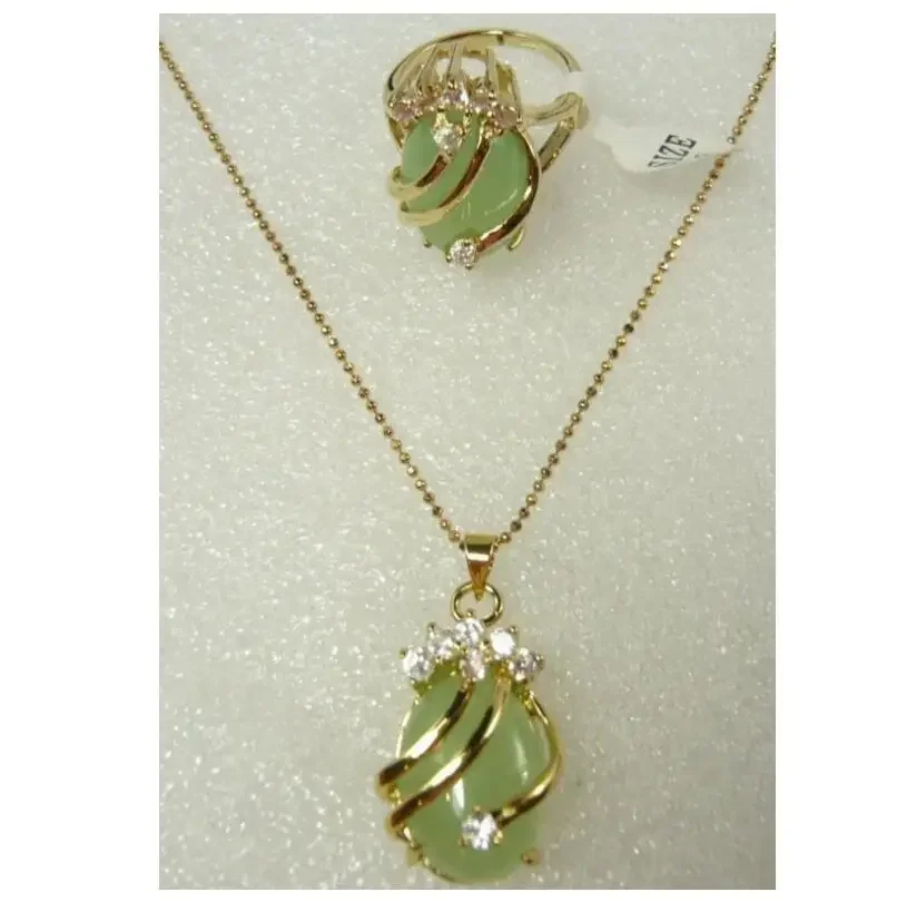 fine Natural green jade JADE CZ pendant ring set Size: 6,7,8,9
fine Natural green jade JADE CZ pendant ring set Size: 6,7,8,9