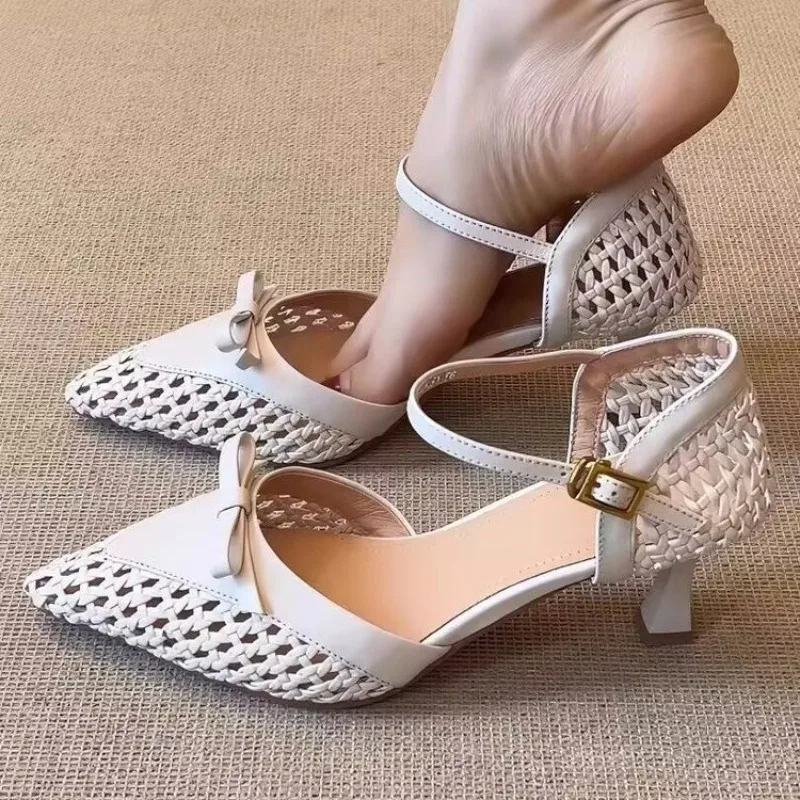 Women's New Pointed Toe Woven Hollow Out Breathable Bow Embellishment One-word Strap Sandals Women Elegant Solid Color Sandals
Women's New Pointed Toe Woven Hollow Out Breathable Bow Embellishment One-word Strap Sandals Women Elegant Solid Color Sandals