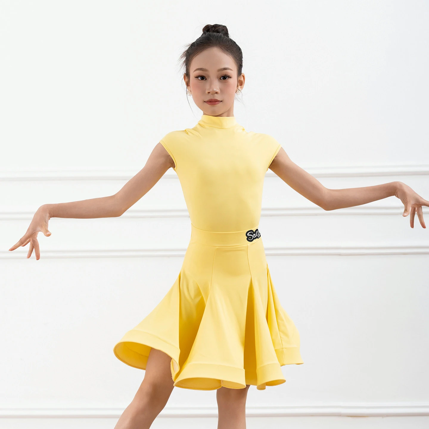 2026 Latin Dance Performance Costumes For Girls Sleeveless Tops Fishbone Skirt Kids Latin Regular Performance Clothes XH4844
2026 Latin Dance Performance Costumes For Girls Sleeveless Tops Fishbone Skirt Kids Latin Regular Performance Clothes XH4844