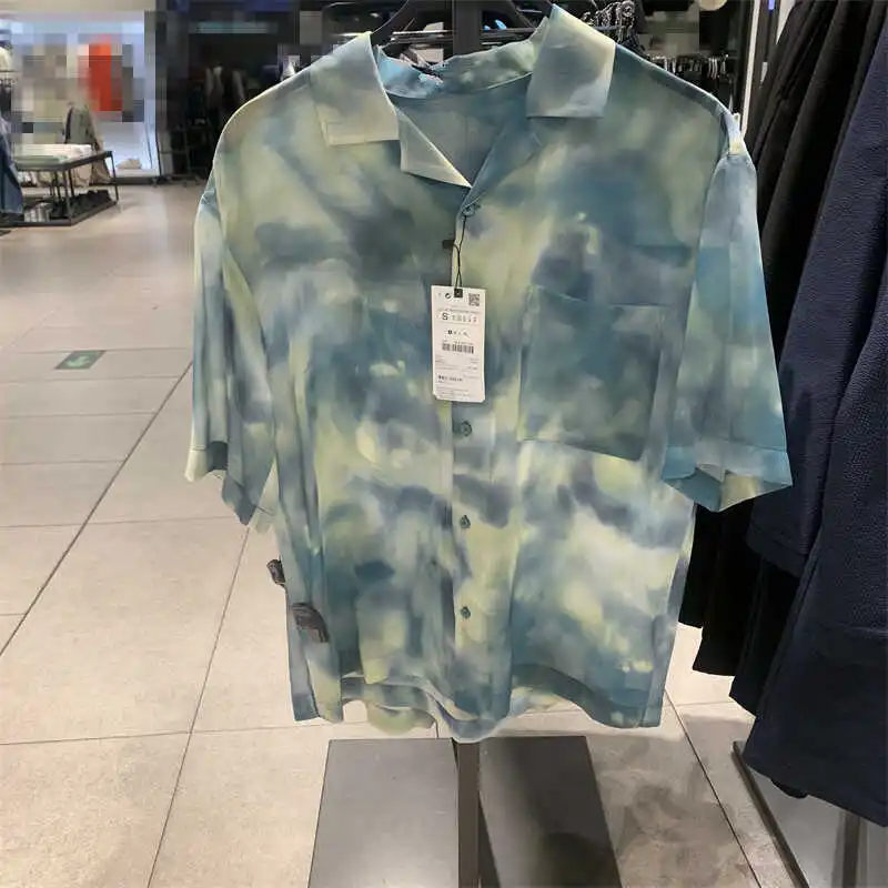 Summer Casual Ice Silk irt Men Women ort Sve Printed Loose Fit Anti UV Coat Youth Trend arp Collar Floral Design
Summer Casual Ice Silk irt Men Women ort Sve Printed Loose Fit Anti UV Coat Youth Trend arp Collar Floral Design