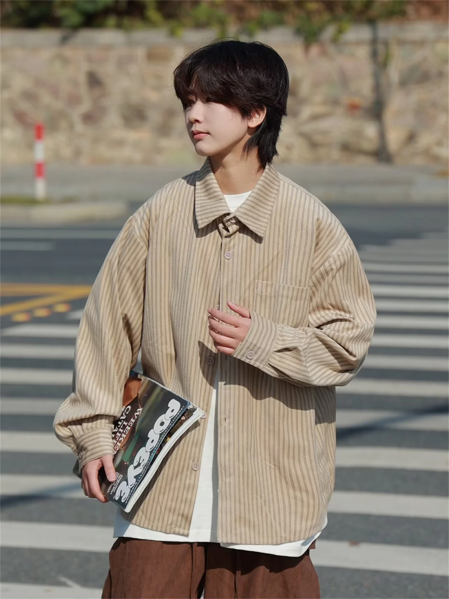 Retro Japanese Sle Striped Long Sve Loose Fit Men's irt Autumn Winter Casual Outerwear y ape Student Faion
Retro Japanese Sle Striped Long Sve Loose Fit Men's irt Autumn Winter Casual Outerwear y ape Student Faion