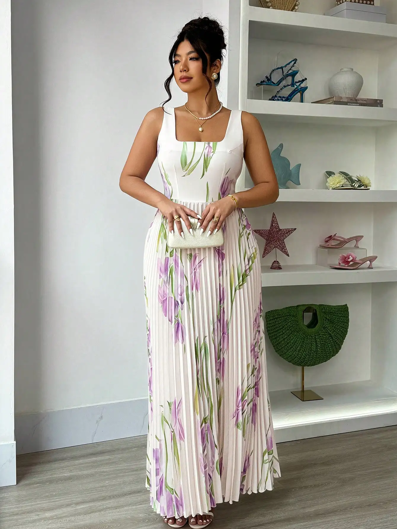 Sleeveless Floral Pleated Maxi Dress With Smocked Waist For Spring Summer
Sleeveless Floral Pleated Maxi Dress With Smocked Waist For Spring Summer